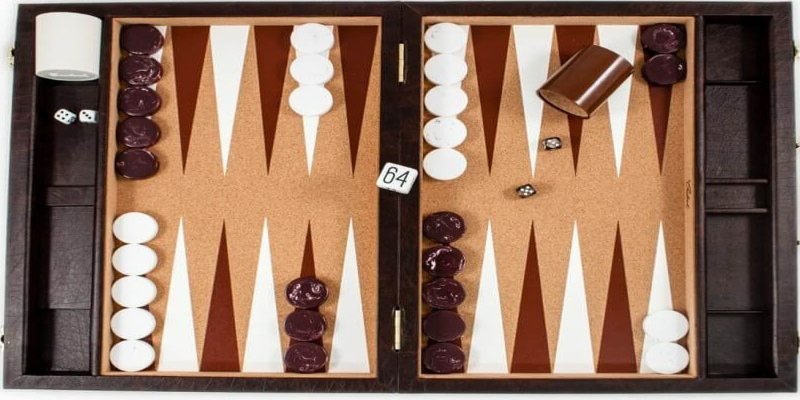 Bộ cờ Backgammon gồm có gì?